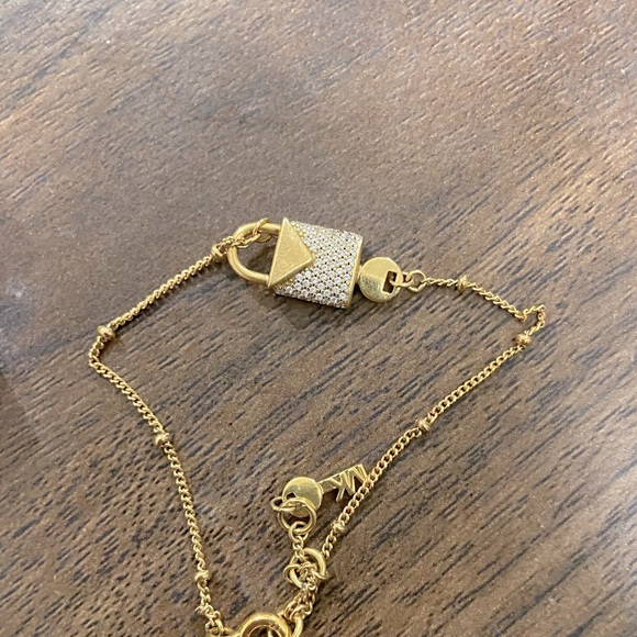 Gold lock Micheal Kors bracelet - Picture 2 of 10